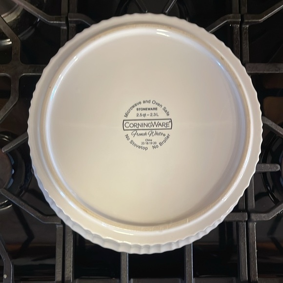 CorningWare Stoneware Ceramic Casserole Dish with Lid French White 2.5 QT. - Picture 9 of 10